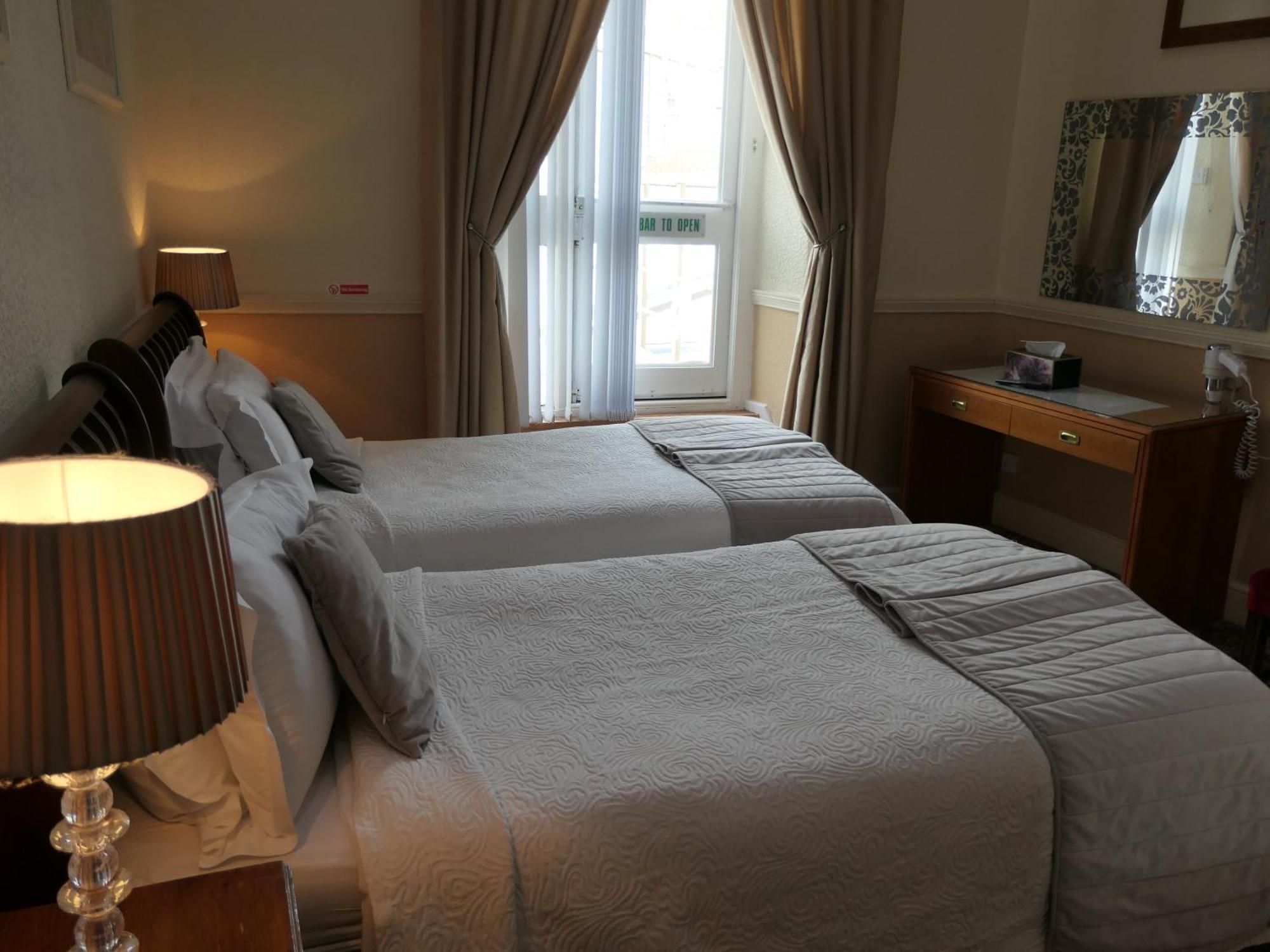 The Cumberland Bed & Breakfast Llandudno Eksteriør bilde